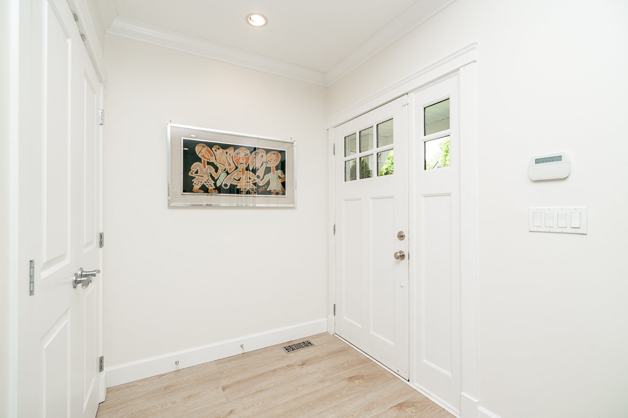 5 Bedroom House for Rent - 359 13th St E, North Vancouver, BC 5